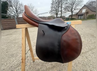Butet jumping saddle semi-deep seat 17,5 inch