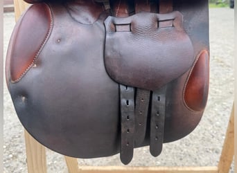 Butet jumping saddle semi-deep seat 17,5 inch
