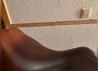 Jumping saddle Prestige Meredith 18''