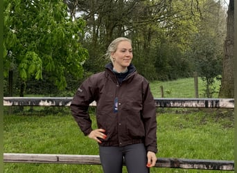 2 BROWN TRUST Jackets (XS)