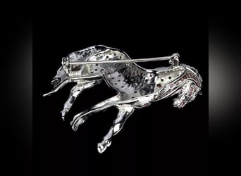 Beautiful pendant of an Arab horse, with gemstones