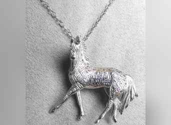 Beautiful pendant of an Arab horse, with gemstones