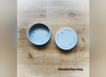 Stangenkappe, Endkappe. Hindernisstange, Hindernisauflage

Kappen, eindoppen. Sprongstang, sprongond