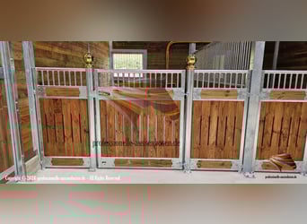 Pferdeboxen für den Pferdestall – Boxenfronten, Trennwände, Stallwände, Vorderfronten & Innenboxen