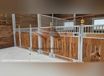 Pferdeboxen für den Pferdestall – Boxenfronten, Trennwände, Stallwände, Vorderfronten & Innenboxen
