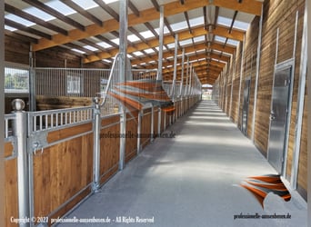 AMERICAN BARN - TOP Stallbau, Pferdestall bauen, Außenboxen und Pferdeboxen, Offenstall, Weidehütte