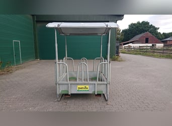 Viereckraufe von Patura, mit Sicherheits-Palisadenfressgittern, 8 Fressplätze