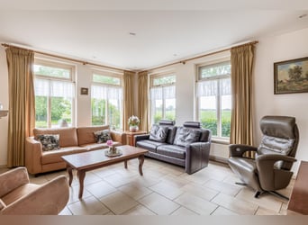 Compact equestrian property with unobstructed countryside views!