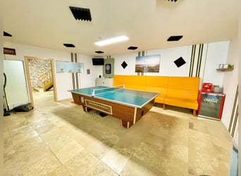 Das Anwesen befindet sich in Osthessen, im Landkreis Fulda, in der Gemeinde Hosenfeld