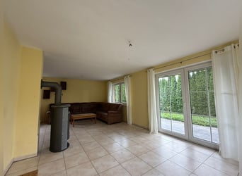 Idyllisches Landanwesen mit Wohnhaus und Stallungen in Unterfranken