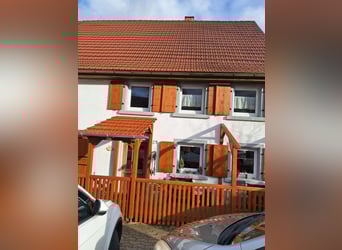 Kleine paardenboerderij te koop in de buurt van het Bodenmeer.