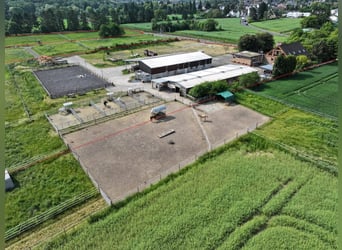 Landelijk gelegen, idyllische afgelegen boerderij met eigen land!