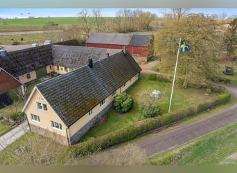 Modern Home and Stables in Scenic Landskrona