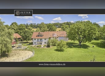 Privé paardenwoning in de Landkreis Ravensburg met meerdere woonhuizen en toegang tot het meer!