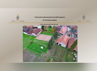 Reiterhof mit großzügigem Wohnhaus im Weserbergland