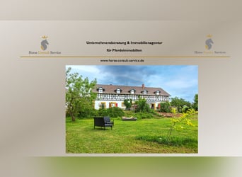 Viel Wohnraum, viele Optionen– Reitimmobilie in traumhafter Lage