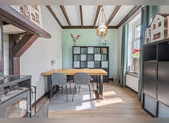 Vrijstaande woning met royaal wonen met een hoogwaardige en compleet ingerichte paardenaccommodatie