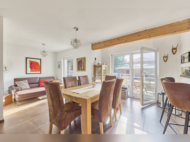 Achat d'un centre équestre dans le district de Kitzingen avec une maison d'habitation moderne constr