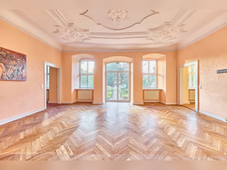 Ancien château d'eau historique avec installation équestre bien entretenue en Rhénanie-Palatinat !