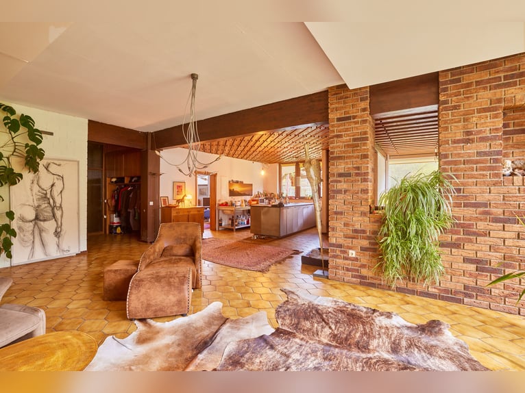 Centre équestre dans la Forêt-Noire sur un terrain en concession avec deux unités d'habitation !