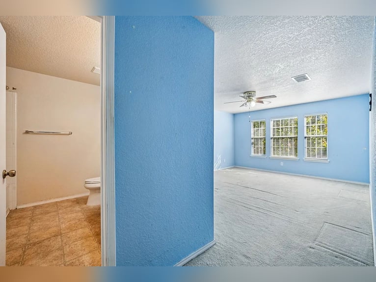 Cette magnifique propriété de 4 chambres et 3 salles de bains est en vente à un prix attractif.