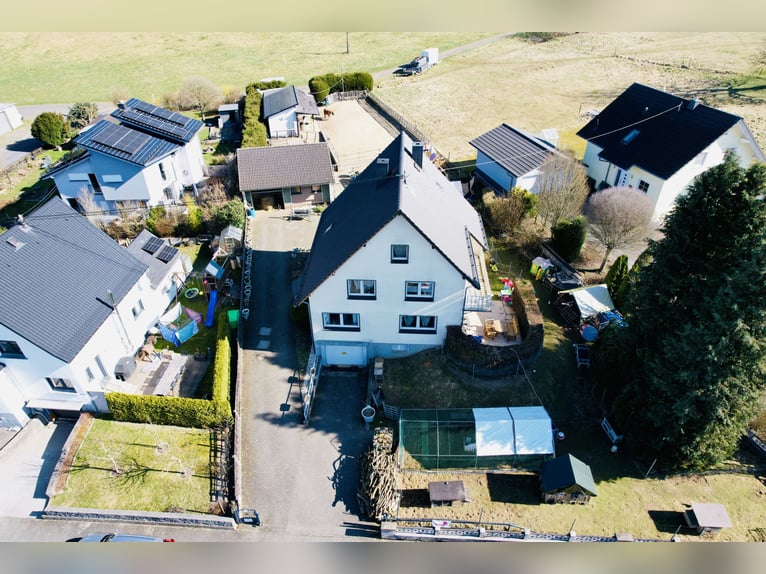 Einfamilienhaus mit Pferde- bzw. Tierhaltung und weiteren Nutzungsmöglichkeiten