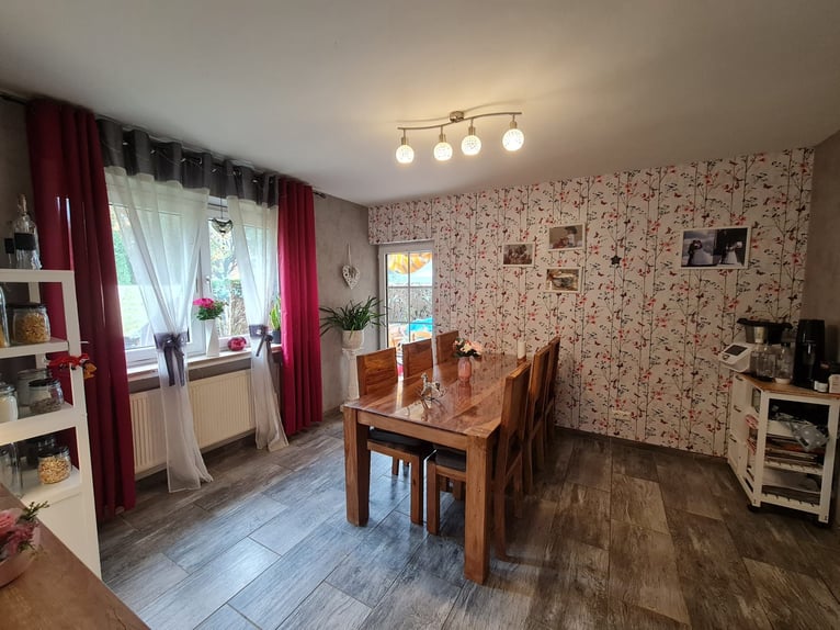 Einfamilienhaus mit Pferde- bzw. Tierhaltung und weiteren Nutzungsmöglichkeiten