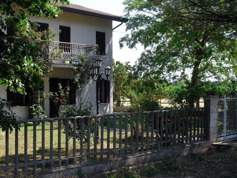 Lovely Equestrian property in Italy  