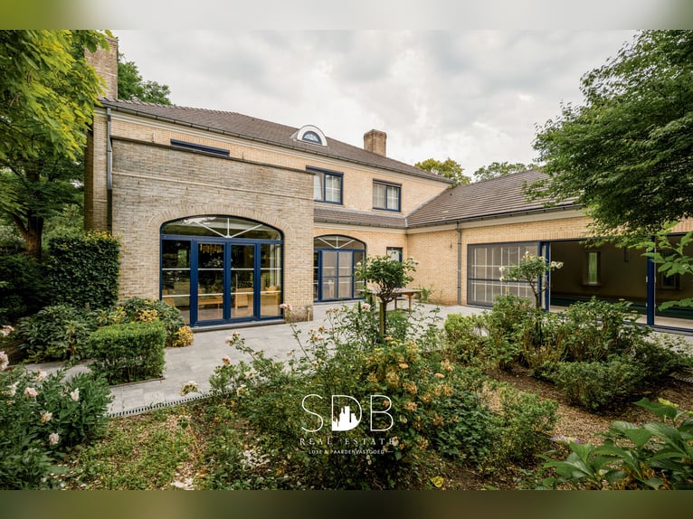 Magnifique manoir avec installations équestres sur 15 804 m² à Haasdonk