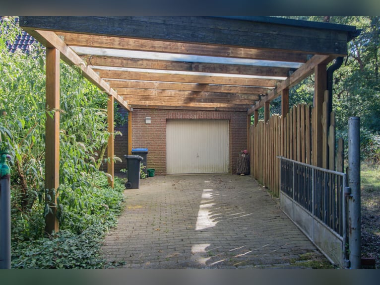 Maison individuelle avec garage, écurie et manège dans la forêt de Metelener à vendre
