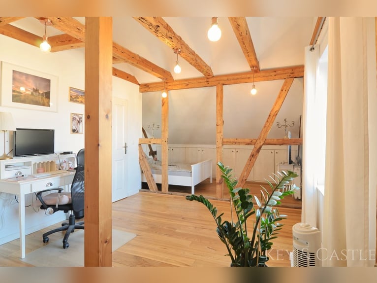 Maison individuelle entièrement rénovée avec élevage de chevaux à Oberkrämer