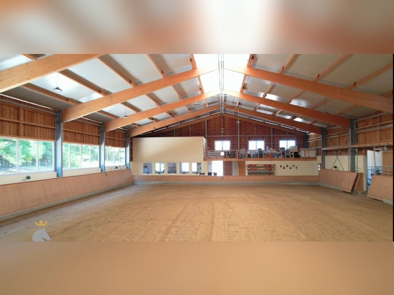 Moderne und rentable Reitanlage im Einzugsgebiet Bonn/Köln mit hochwertigem Wohnhaus