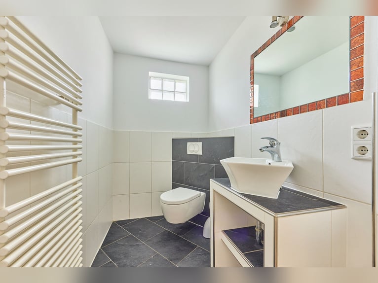 Pferdeimmobilie in Hessen – charmantes Fachwerkensemble mit Reithalle in Groß-Bieberau!