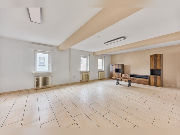 Pferdeimmobilie in Hessen – charmantes Fachwerkensemble mit Reithalle in Groß-Bieberau!