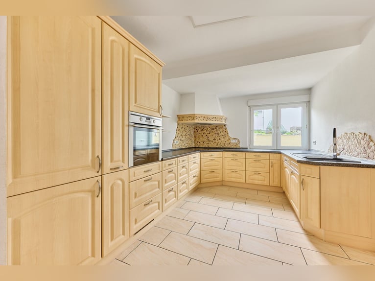 Pferdeimmobilie in Hessen – charmantes Fachwerkensemble mit Reithalle in Groß-Bieberau!