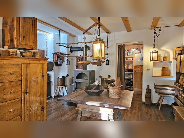 Privates Anwesen, ruhig im Grünen in Alleinlage gelegen, ideal für Pferde- und Naturfreunde