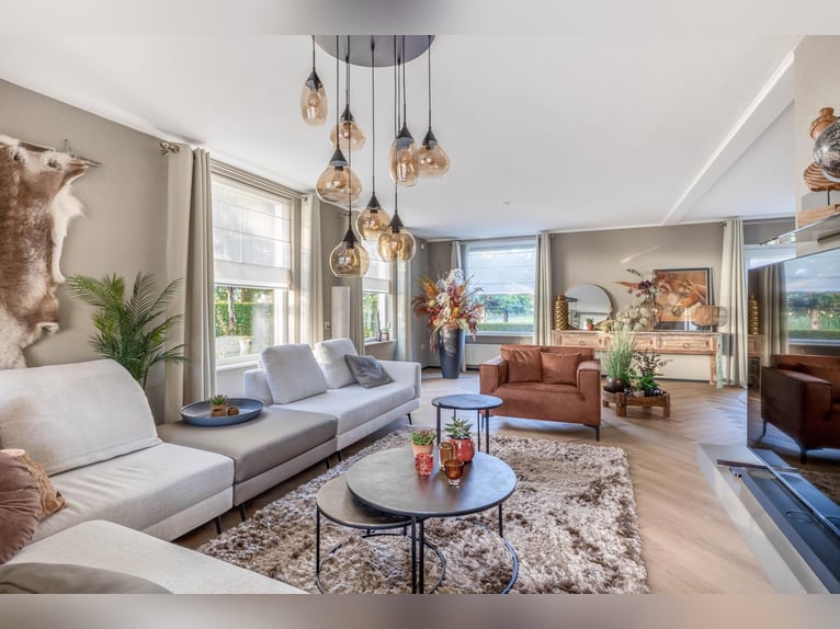 Propriété avec installations équestres professionnelles et options d'habitation spacieuses