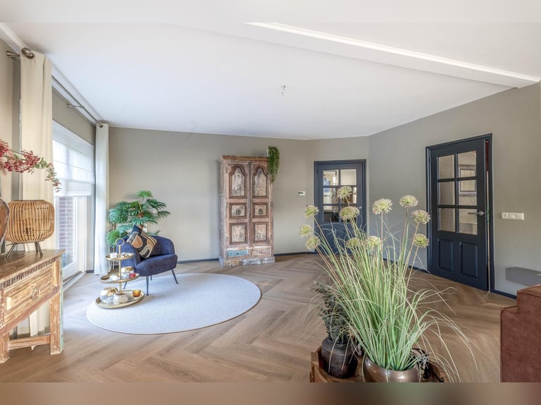 Propriété avec installations équestres professionnelles et options d'habitation spacieuses