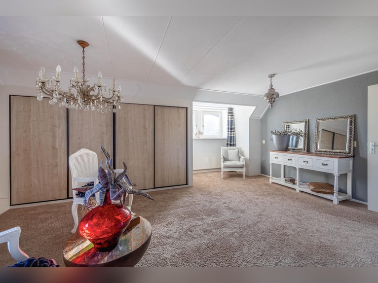 Propriété avec installations équestres professionnelles et options d'habitation spacieuses