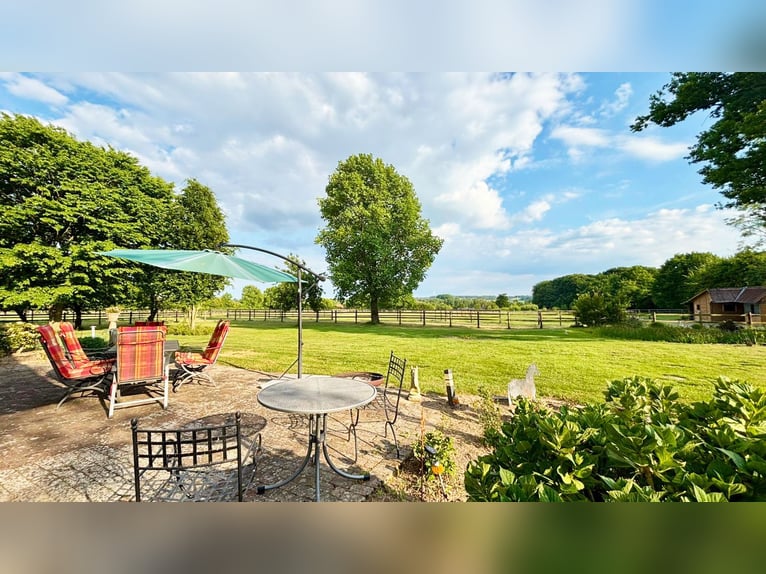 Propriété équestre exclusive avec grande maison d'habitation et nombreuses possibilités d'utilisatio