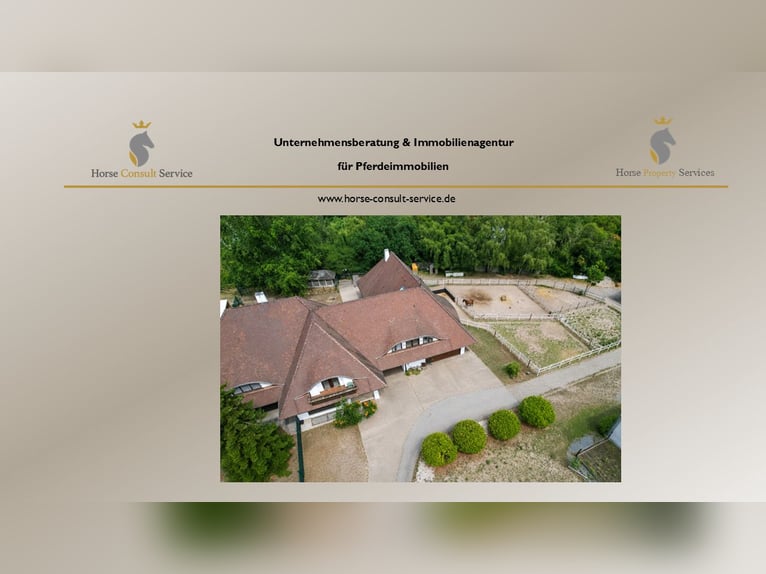 Propriété équestre spacieuse avec une maison d'habitation exceptionnelle, comprenant cinq unités rés