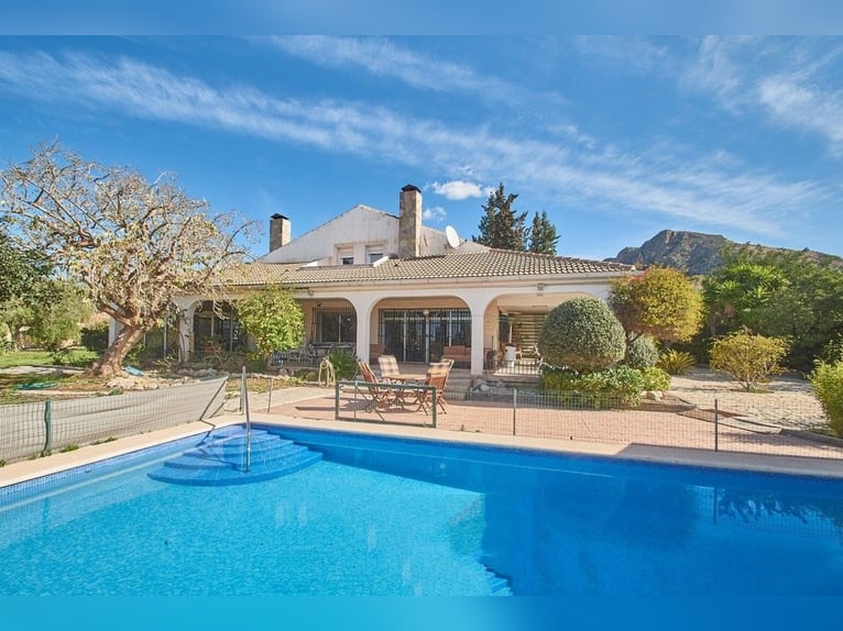 Propriété équestre spectaculaire avec chalet à proximité de la plage.