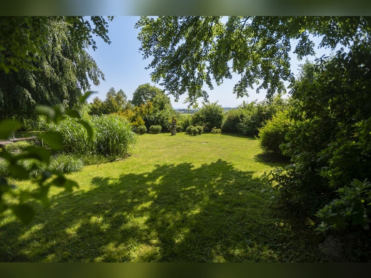 Propriété idyllique en Chiemgau - Villa, 7 hectares de terrain et écurie, avec un potentiel pour les