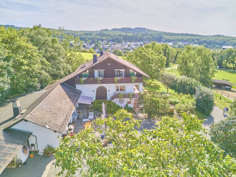 Reitanlage im Rheingau zu verkaufen – Parelli Seminarzentrum in Geisenheim mit Erweiterungspotenzial