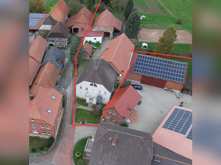 Reiterhof mit großzügigem Wohnhaus im Weserbergland
