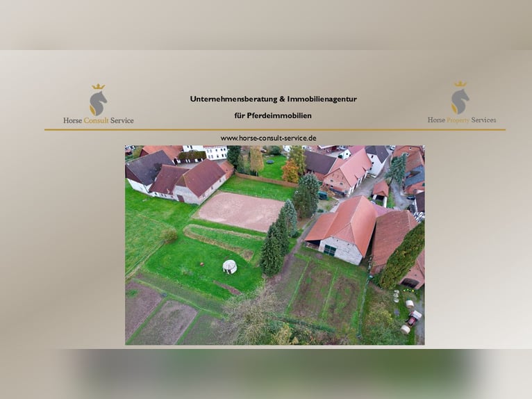 Reiterhof mit großzügigem Wohnhaus im Weserbergland