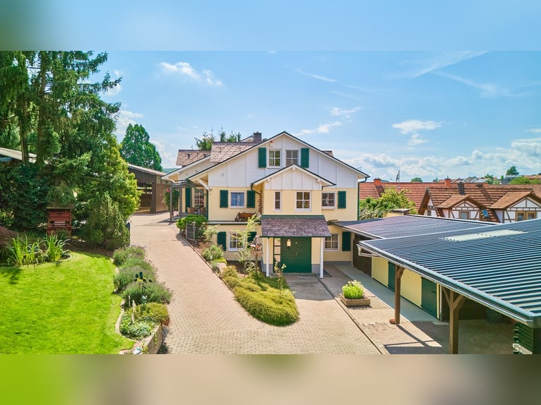 Repräsentatives Anwesen mit schickem Landhaus und privater Reitanlage in der Südwestpfalz!