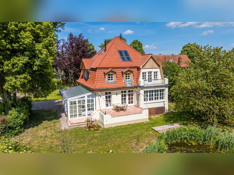 Stilvolle Stadtvilla in Feldrandlage