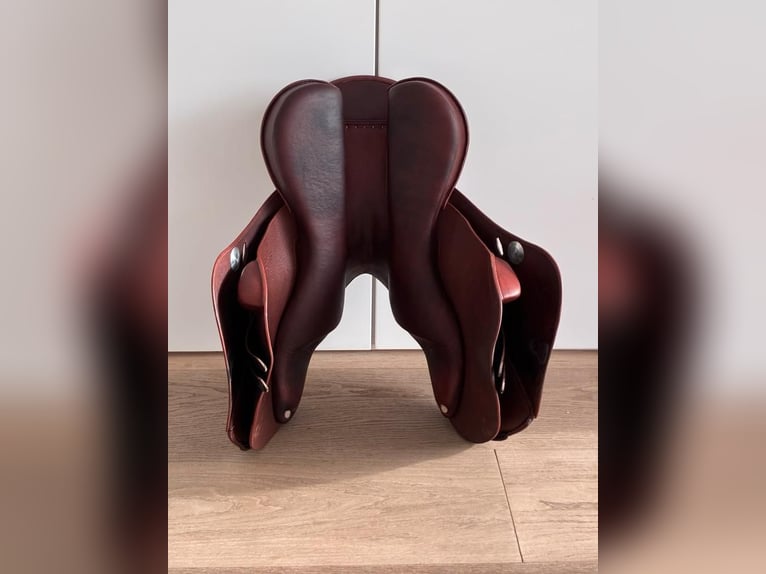 Neuwertiger Meyer Springsattel (Modell: Métamorphose)