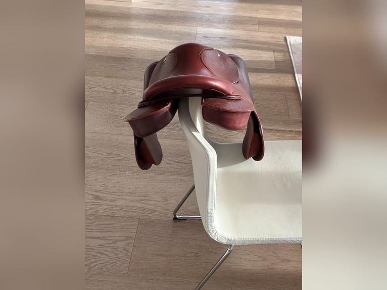 Neuwertiger Meyer Springsattel (Modell: Métamorphose)